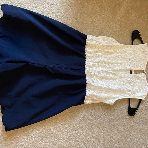 Navy/white romper - Picture 2 of 4